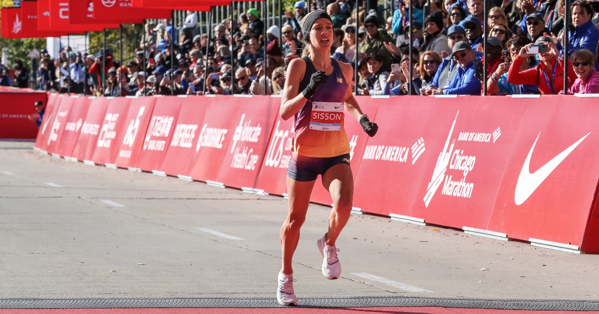 Emily Sisson – See You in 2 Hours and 18 Minutes